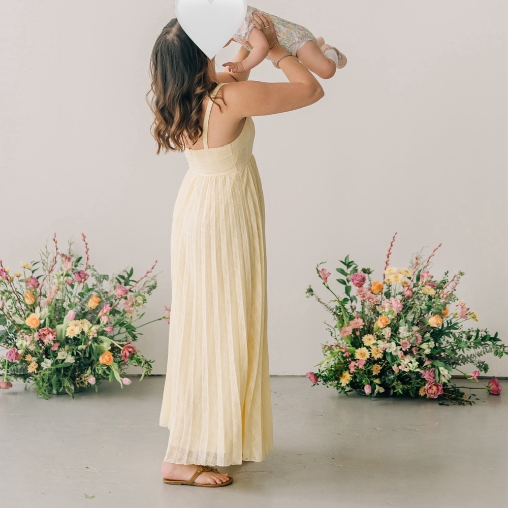 NWT size 4 maternity dress